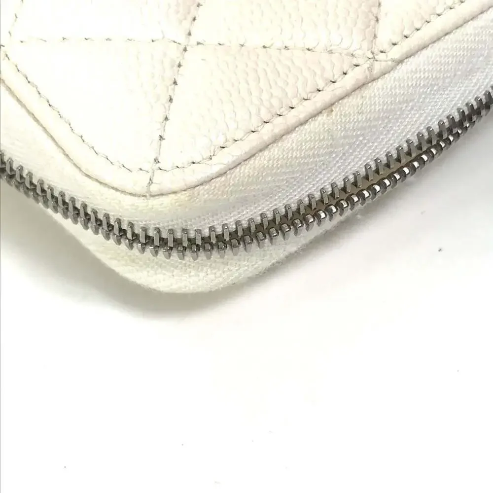 CHANEL White Wallet